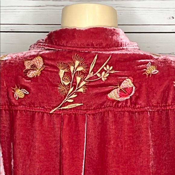 Johnny Was Red Gold Embellished Oversized Shirt - Picture 5 of 8